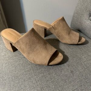 Women's Tan Block Heel Mules